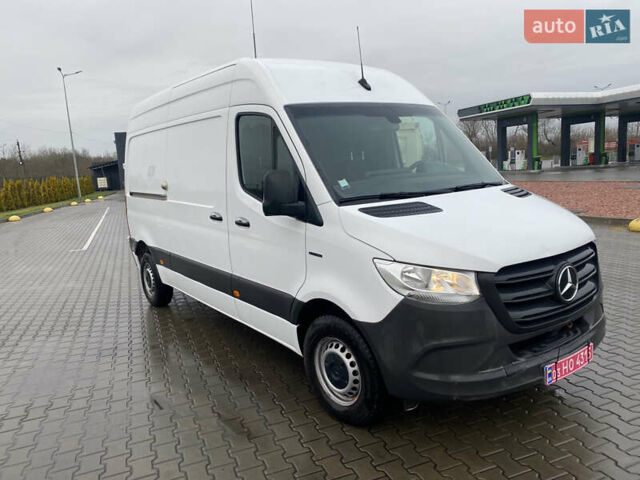 Белый Мерседес eSprinter, объемом двигателя 0 л и пробегом 26 тыс. км за 18300 $, фото 2 на Automoto.ua