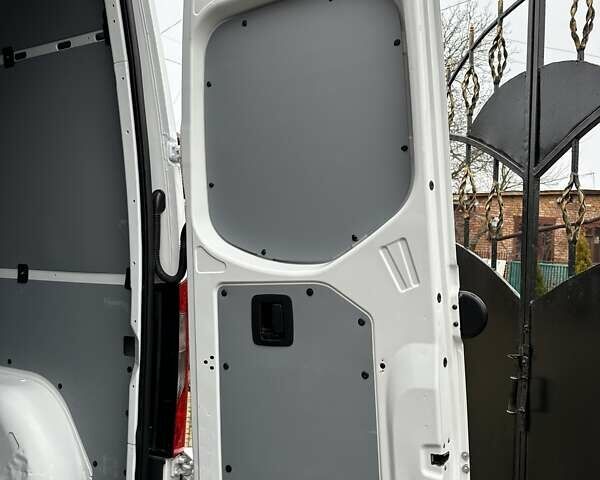 Білий Мерседес eSprinter, об'ємом двигуна 0 л та пробігом 32 тис. км за 19300 $, фото 50 на Automoto.ua