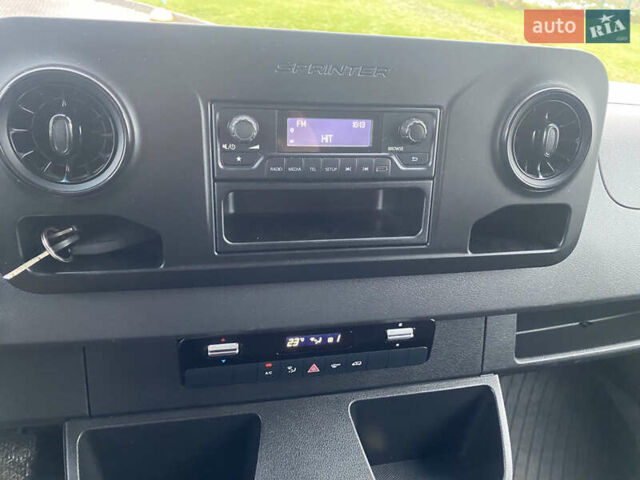 Белый Мерседес eSprinter, объемом двигателя 0 л и пробегом 26 тыс. км за 18300 $, фото 16 на Automoto.ua