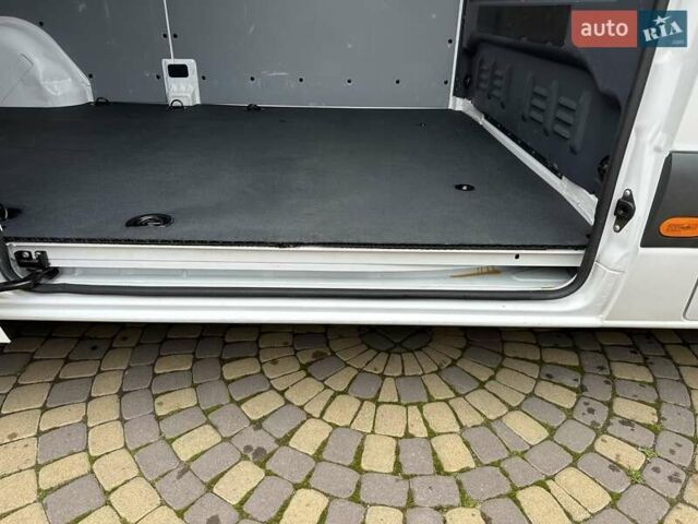 Белый Мерседес eSprinter, объемом двигателя 0 л и пробегом 32 тыс. км за 19300 $, фото 51 на Automoto.ua
