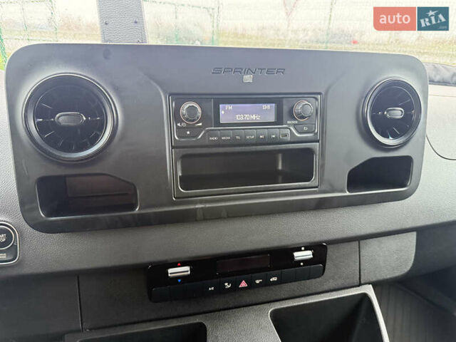Белый Мерседес eSprinter, объемом двигателя 0 л и пробегом 38 тыс. км за 23900 $, фото 3 на Automoto.ua