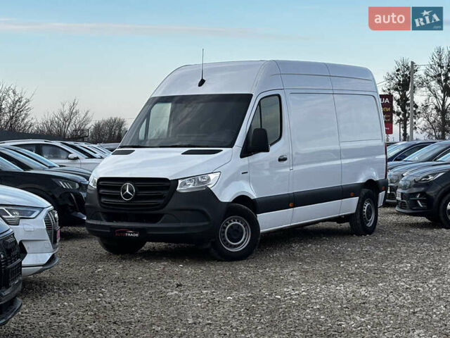 Белый Мерседес eSprinter, объемом двигателя 0 л и пробегом 25 тыс. км за 19500 $, фото 2 на Automoto.ua