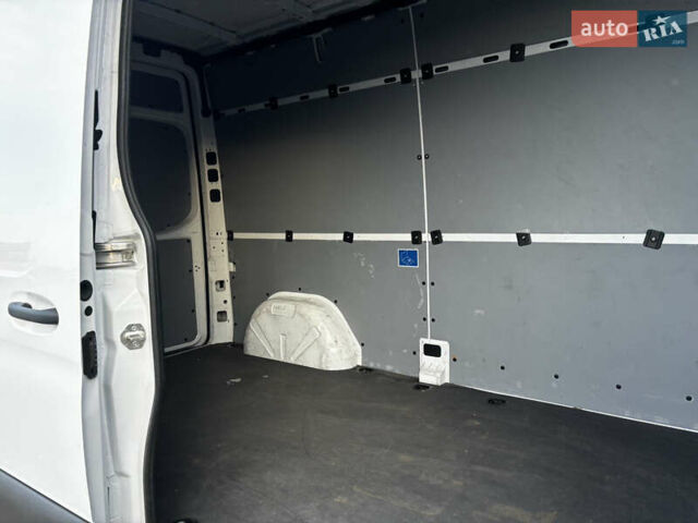 Белый Мерседес eSprinter, объемом двигателя 0 л и пробегом 25 тыс. км за 19500 $, фото 23 на Automoto.ua