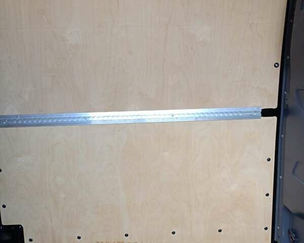 Черный Мерседес eSprinter, объемом двигателя 2.3 л и пробегом 198 тыс. км за 21949 $, фото 10 на Automoto.ua