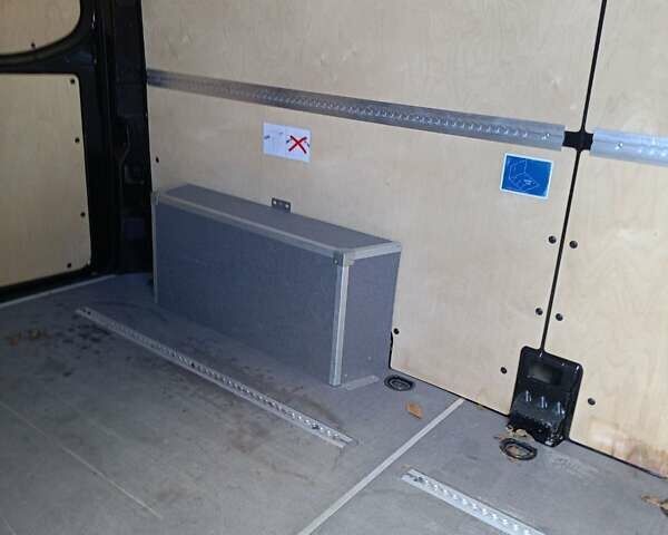 Черный Мерседес eSprinter, объемом двигателя 2.3 л и пробегом 198 тыс. км за 21949 $, фото 13 на Automoto.ua