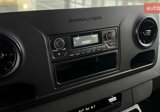 Желтый Мерседес eSprinter, объемом двигателя 0 л и пробегом 27 тыс. км за 20572 $, фото 18 на Automoto.ua