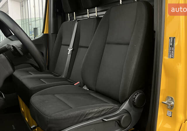 Желтый Мерседес eSprinter, объемом двигателя 0 л и пробегом 27 тыс. км за 20572 $, фото 13 на Automoto.ua