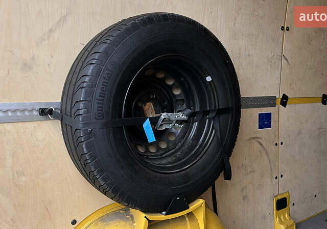 Желтый Мерседес eSprinter, объемом двигателя 0 л и пробегом 27 тыс. км за 20572 $, фото 26 на Automoto.ua