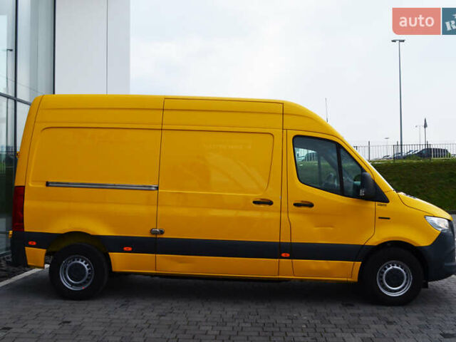 Желтый Мерседес eSprinter, объемом двигателя 0 л и пробегом 27 тыс. км за 20572 $, фото 3 на Automoto.ua