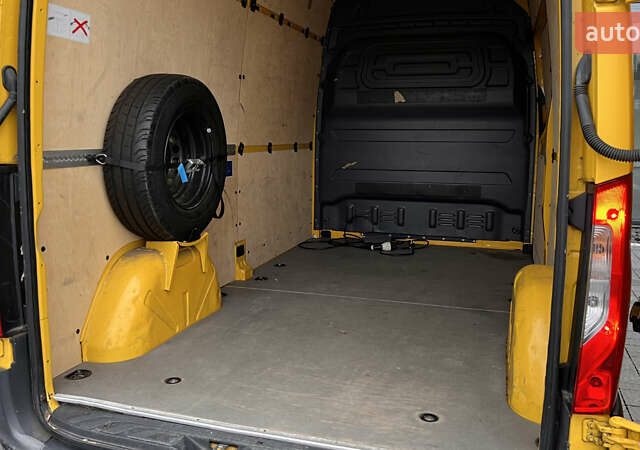 Желтый Мерседес eSprinter, объемом двигателя 0 л и пробегом 27 тыс. км за 20572 $, фото 24 на Automoto.ua