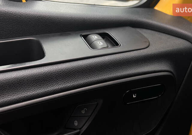 Желтый Мерседес eSprinter, объемом двигателя 0 л и пробегом 27 тыс. км за 20572 $, фото 9 на Automoto.ua