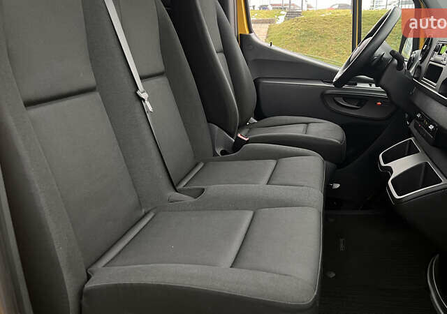 Желтый Мерседес eSprinter, объемом двигателя 0 л и пробегом 27 тыс. км за 20572 $, фото 30 на Automoto.ua