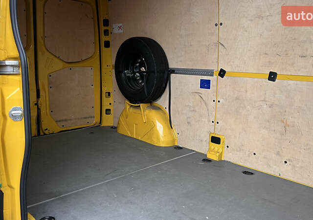 Желтый Мерседес eSprinter, объемом двигателя 0 л и пробегом 27 тыс. км за 20572 $, фото 4 на Automoto.ua