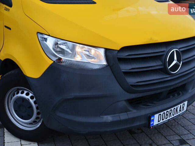 Желтый Мерседес eSprinter, объемом двигателя 0 л и пробегом 27 тыс. км за 20572 $, фото 1 на Automoto.ua