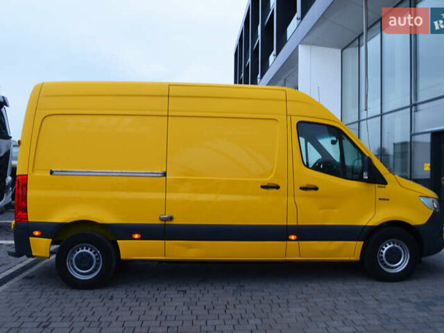 Желтый Мерседес eSprinter, объемом двигателя 0 л и пробегом 27 тыс. км за 20572 $, фото 21 на Automoto.ua