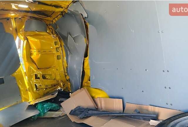 Желтый Мерседес eSprinter, объемом двигателя 0 л и пробегом 14 тыс. км за 15500 $, фото 8 на Automoto.ua