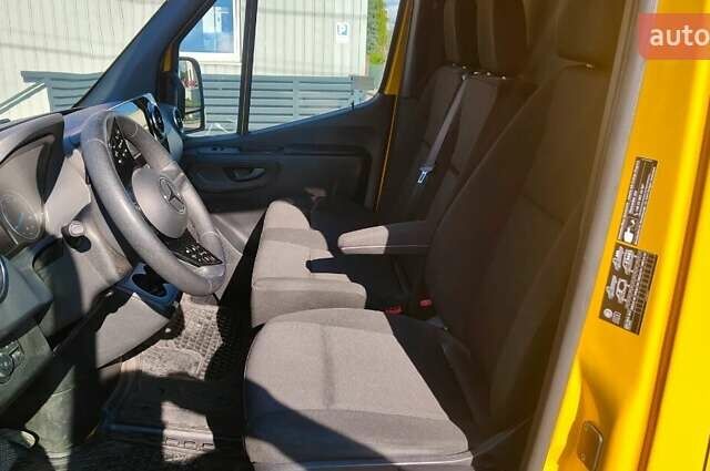 Желтый Мерседес eSprinter, объемом двигателя 0 л и пробегом 14 тыс. км за 15500 $, фото 5 на Automoto.ua