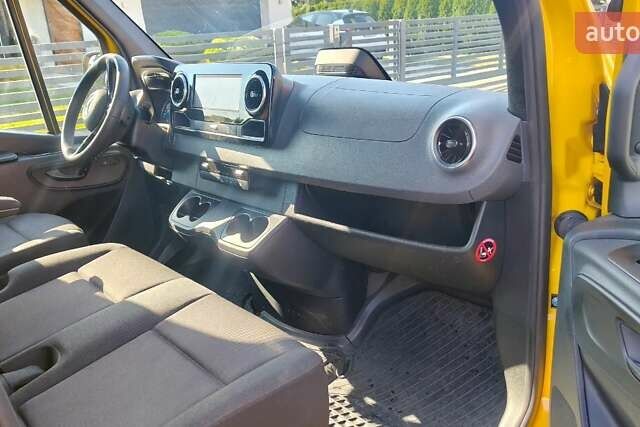 Желтый Мерседес eSprinter, объемом двигателя 0 л и пробегом 14 тыс. км за 15500 $, фото 4 на Automoto.ua