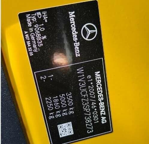 Желтый Мерседес eSprinter, объемом двигателя 0 л и пробегом 14 тыс. км за 15500 $, фото 11 на Automoto.ua