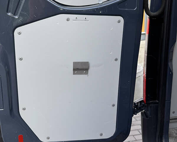 Серый Мерседес eSprinter, объемом двигателя 0 л и пробегом 38 тыс. км за 19995 $, фото 3 на Automoto.ua