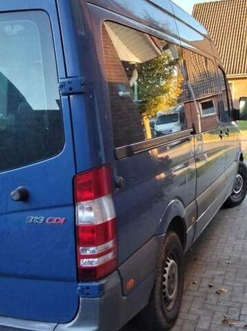 Синий Мерседес eSprinter, объемом двигателя 2.2 л и пробегом 240 тыс. км за 20000 $, фото 9 на Automoto.ua