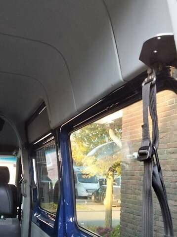 Синий Мерседес eSprinter, объемом двигателя 2.2 л и пробегом 240 тыс. км за 20000 $, фото 11 на Automoto.ua