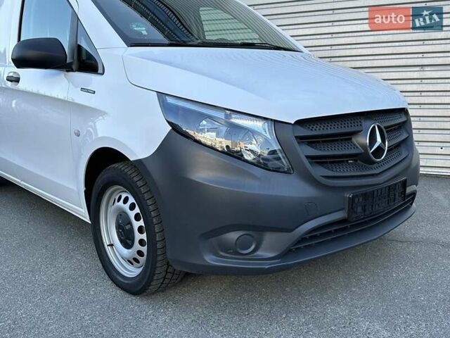 Білий Мерседес eVito, об'ємом двигуна 0 л та пробігом 14 тис. км за 21500 $, фото 4 на Automoto.ua