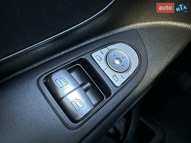 Білий Мерседес eVito, об'ємом двигуна 0 л та пробігом 14 тис. км за 21500 $, фото 28 на Automoto.ua