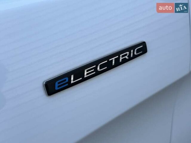 Білий Мерседес eVito, об'ємом двигуна 0 л та пробігом 14 тис. км за 21500 $, фото 5 на Automoto.ua