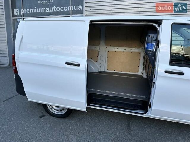 Білий Мерседес eVito, об'ємом двигуна 0 л та пробігом 14 тис. км за 21500 $, фото 19 на Automoto.ua