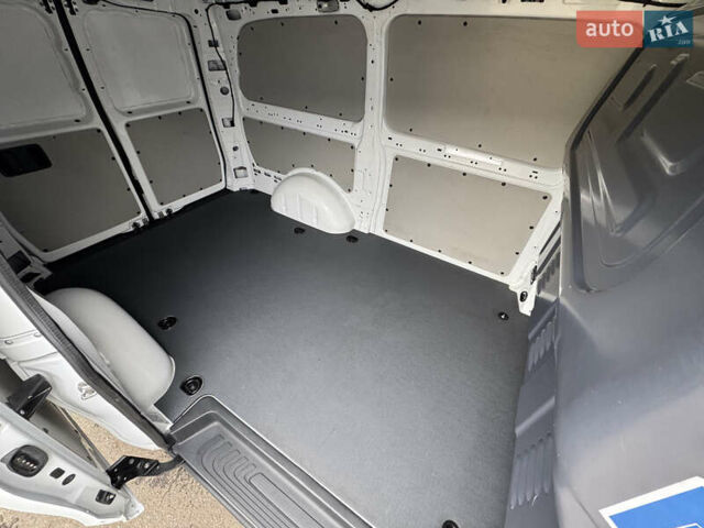 Белый Мерседес eVito, объемом двигателя 0 л и пробегом 44 тыс. км за 14999 $, фото 27 на Automoto.ua