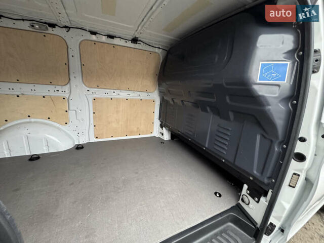 Білий Мерседес eVito, об'ємом двигуна 0 л та пробігом 11 тис. км за 24999 $, фото 32 на Automoto.ua