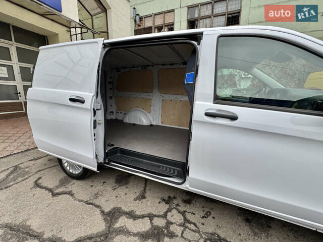 Білий Мерседес eVito, об'ємом двигуна 0 л та пробігом 11 тис. км за 24999 $, фото 30 на Automoto.ua