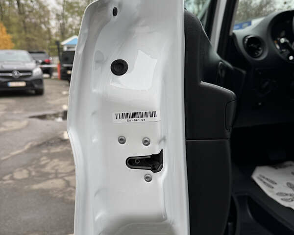 Білий Мерседес eVito, об'ємом двигуна 0 л та пробігом 11 тис. км за 24999 $, фото 43 на Automoto.ua