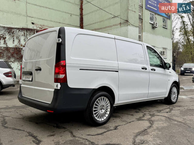 Білий Мерседес eVito, об'ємом двигуна 0 л та пробігом 11 тис. км за 24999 $, фото 5 на Automoto.ua
