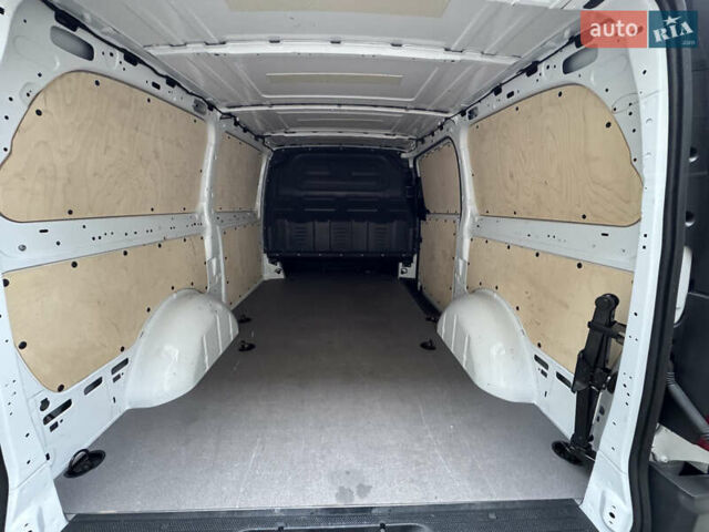 Білий Мерседес eVito, об'ємом двигуна 0 л та пробігом 11 тис. км за 24999 $, фото 36 на Automoto.ua