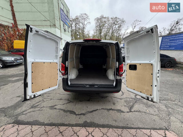 Білий Мерседес eVito, об'ємом двигуна 0 л та пробігом 11 тис. км за 24999 $, фото 34 на Automoto.ua