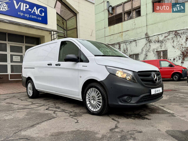 Білий Мерседес eVito, об'ємом двигуна 0 л та пробігом 11 тис. км за 24999 $, фото 3 на Automoto.ua