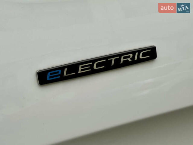 Білий Мерседес eVito, об'ємом двигуна 0 л та пробігом 11 тис. км за 24999 $, фото 26 на Automoto.ua