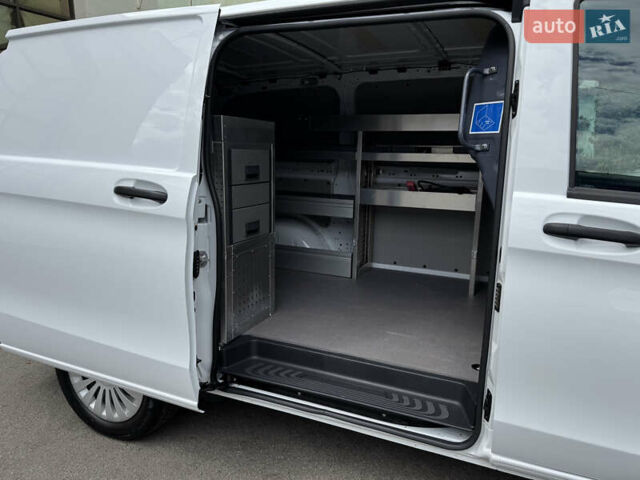 Білий Мерседес eVito, об'ємом двигуна 0 л та пробігом 9 тис. км за 18400 $, фото 40 на Automoto.ua