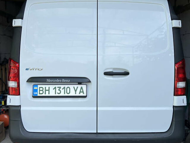 Белый Мерседес eVito, объемом двигателя 0 л и пробегом 5 тыс. км за 17950 $, фото 11 на Automoto.ua
