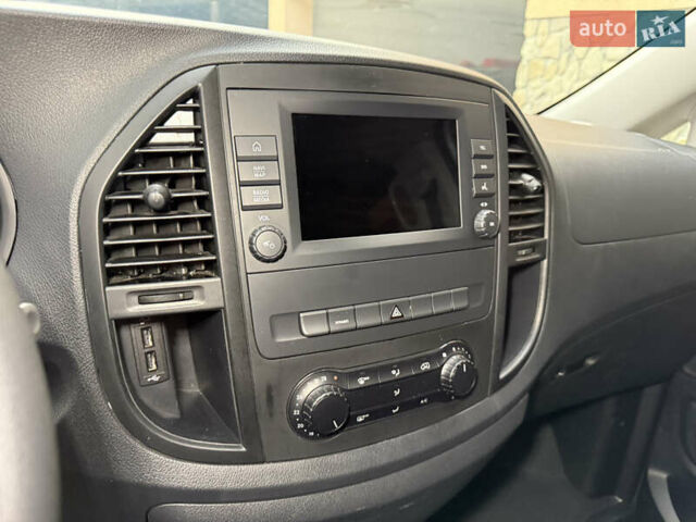 Білий Мерседес eVito, об'ємом двигуна 0 л та пробігом 208 тис. км за 26900 $, фото 74 на Automoto.ua