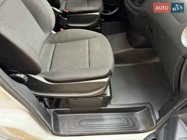 Белый Мерседес eVito, объемом двигателя 0 л и пробегом 208 тыс. км за 26900 $, фото 22 на Automoto.ua