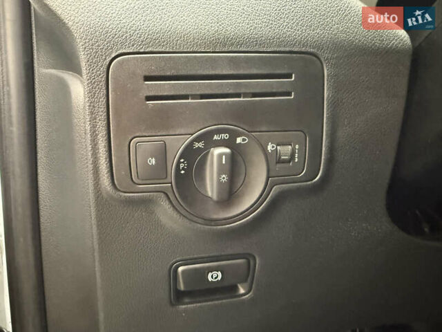 Білий Мерседес eVito, об'ємом двигуна 0 л та пробігом 208 тис. км за 26900 $, фото 37 на Automoto.ua