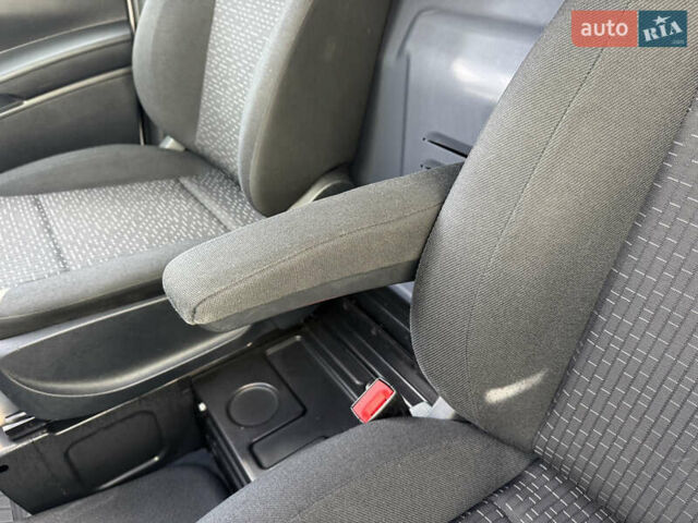 Білий Мерседес eVito, об'ємом двигуна 0 л та пробігом 44 тис. км за 16999 $, фото 23 на Automoto.ua