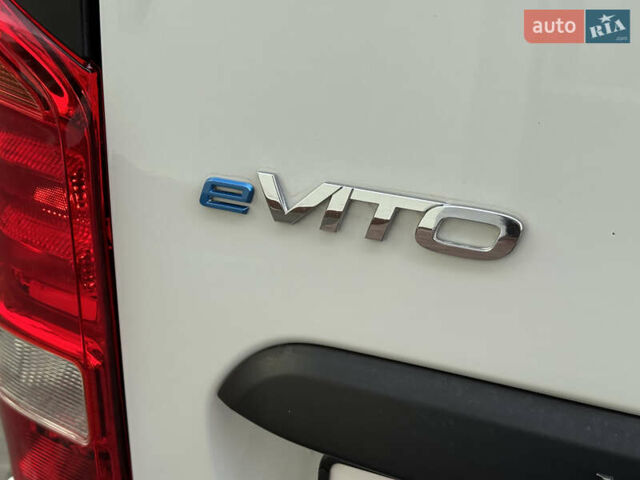Білий Мерседес eVito, об'ємом двигуна 0 л та пробігом 44 тис. км за 16999 $, фото 10 на Automoto.ua