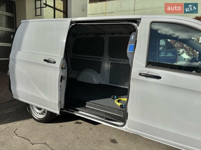 Білий Мерседес eVito, об'ємом двигуна 0 л та пробігом 44 тис. км за 16999 $, фото 27 на Automoto.ua