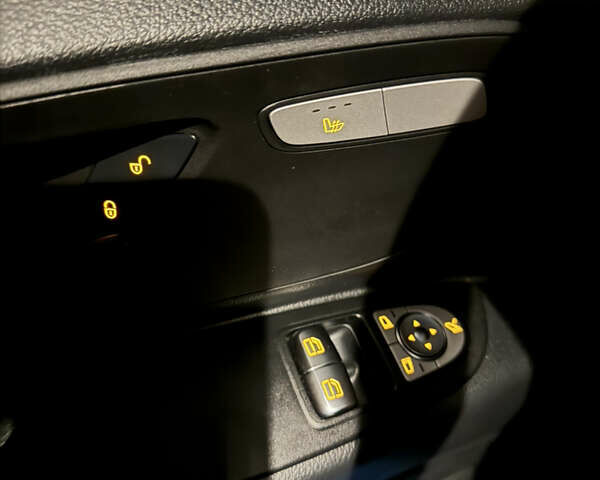 Білий Мерседес eVito, об'ємом двигуна 0 л та пробігом 39 тис. км за 26900 $, фото 35 на Automoto.ua