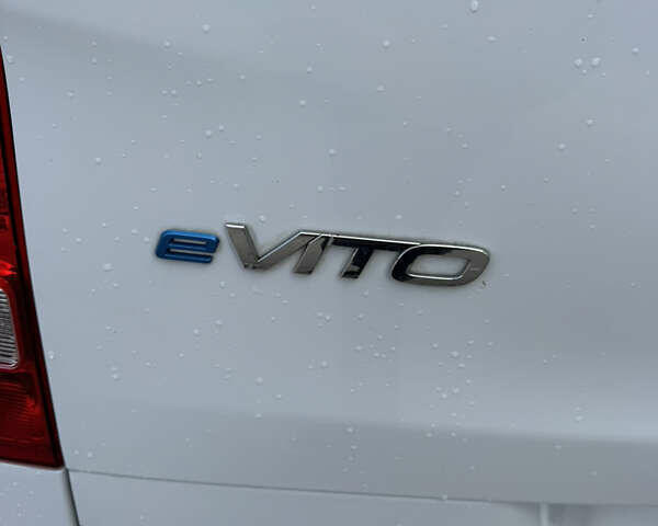 Білий Мерседес eVito, об'ємом двигуна 0 л та пробігом 39 тис. км за 26900 $, фото 21 на Automoto.ua