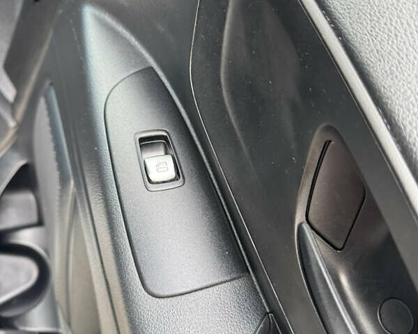 Білий Мерседес eVito, об'ємом двигуна 0 л та пробігом 39 тис. км за 26900 $, фото 24 на Automoto.ua